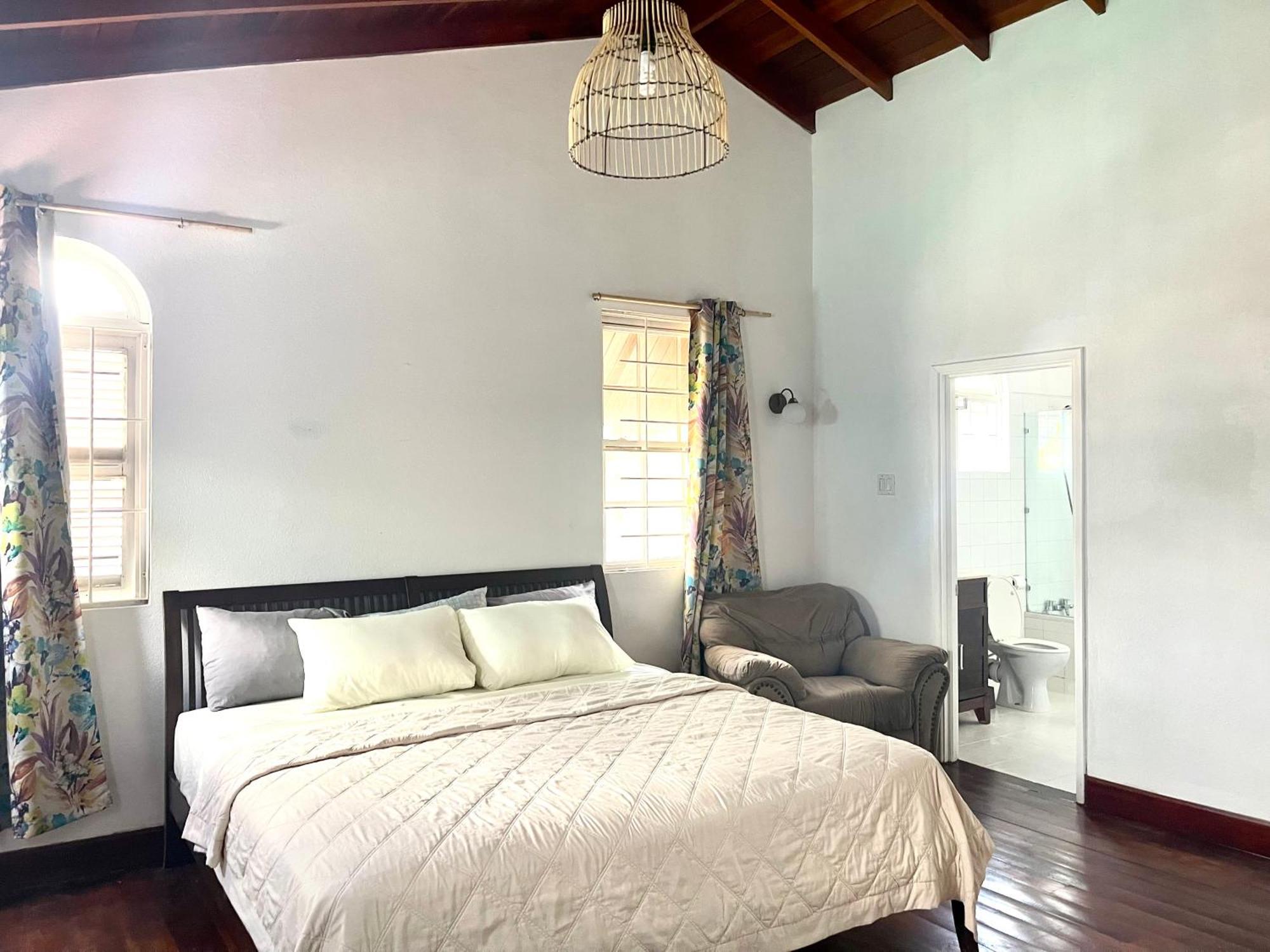 Blr Beach Villas Крайст-Черч Экстерьер фото