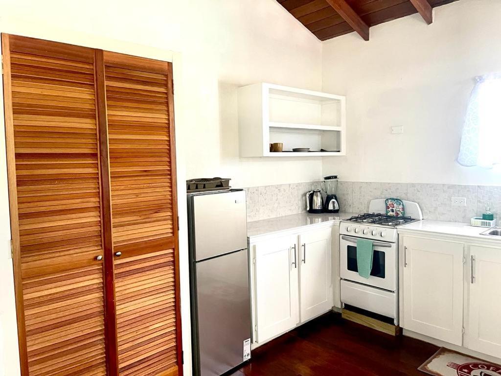Blr Beach Villas Крайст-Черч Экстерьер фото
